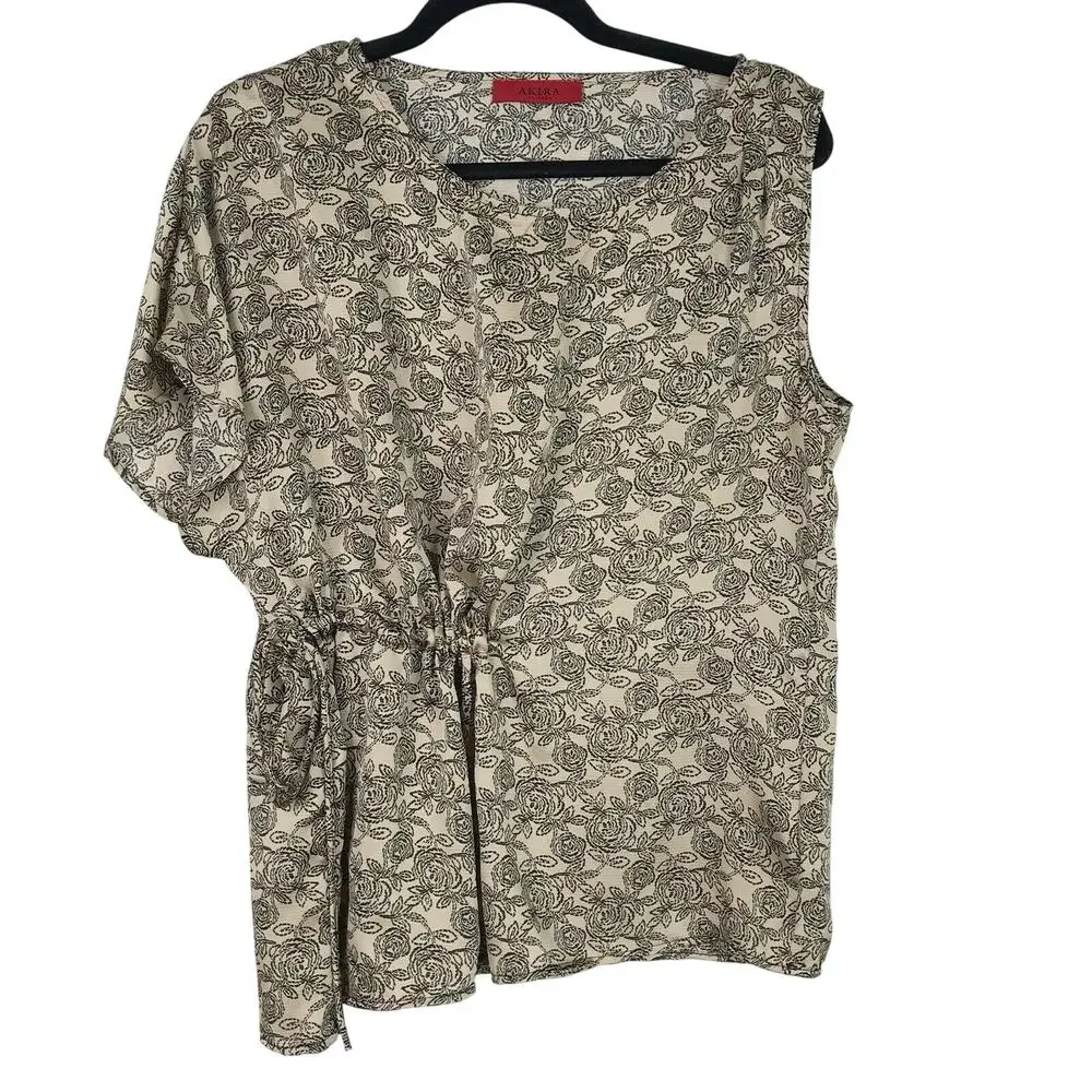 AKIRA Medium M Printed Asymmetrical Cinch Blouse Top Cream Black Floral Print